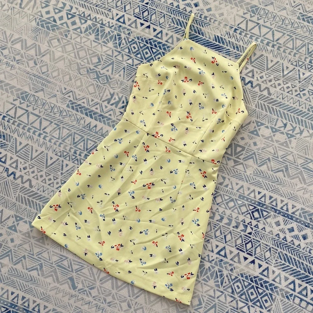 πHOST PICK!π French Connection Pale Yellow Floral Dress - Picture 4 of 11